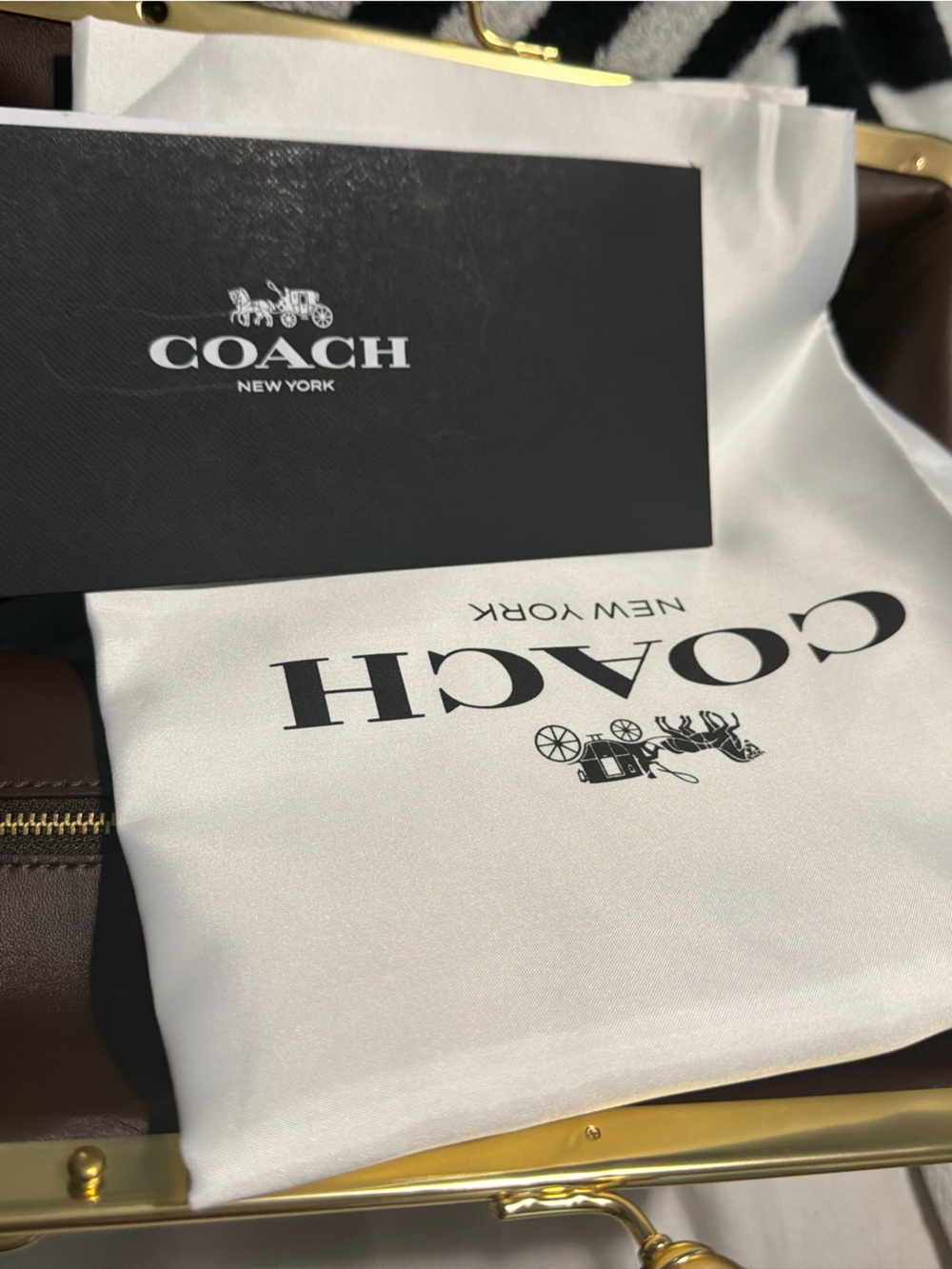 Coach Large Kisslock Frame Bag in Brown with Gold Hardware - Picture 2 of 6